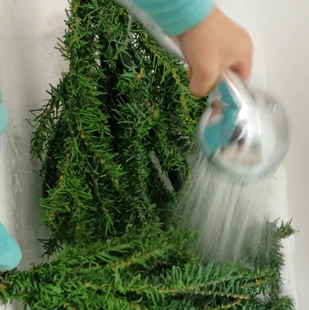 Как правильно расправить искусственную елку после хранения: литую, из ПВХ