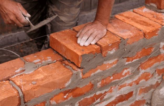 Можно ли и как класть кирпич зимой в мороз