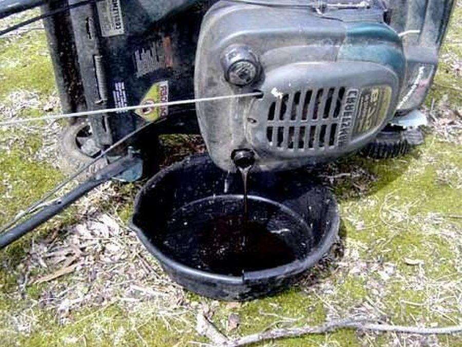 Как правильно хранить триммер: бензиновый, зимой, в каком положении