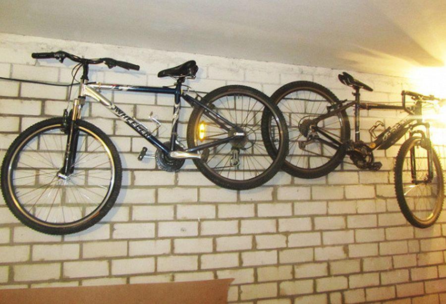 Как повесить велосипед на стену в гараже своими руками: фото, вертикально, видео