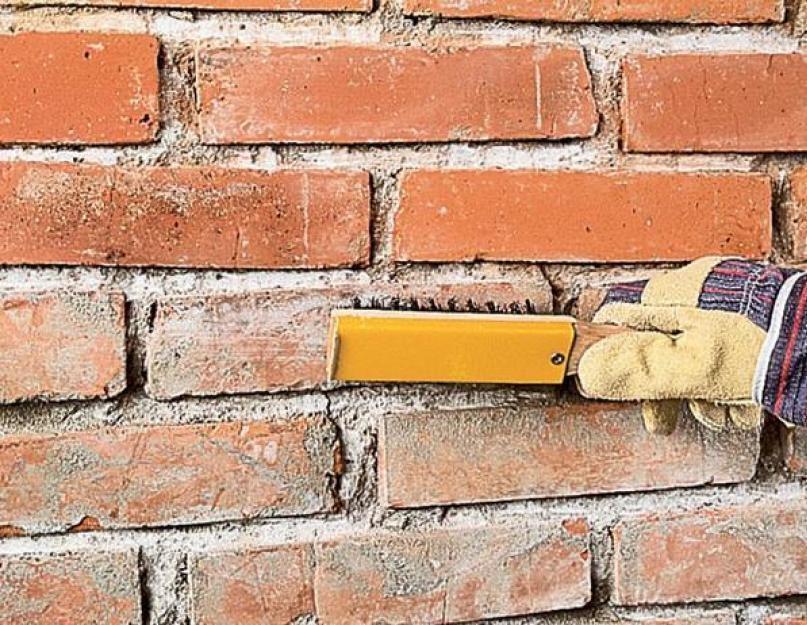 Замена кирпичей в лицевой кладке стены дома