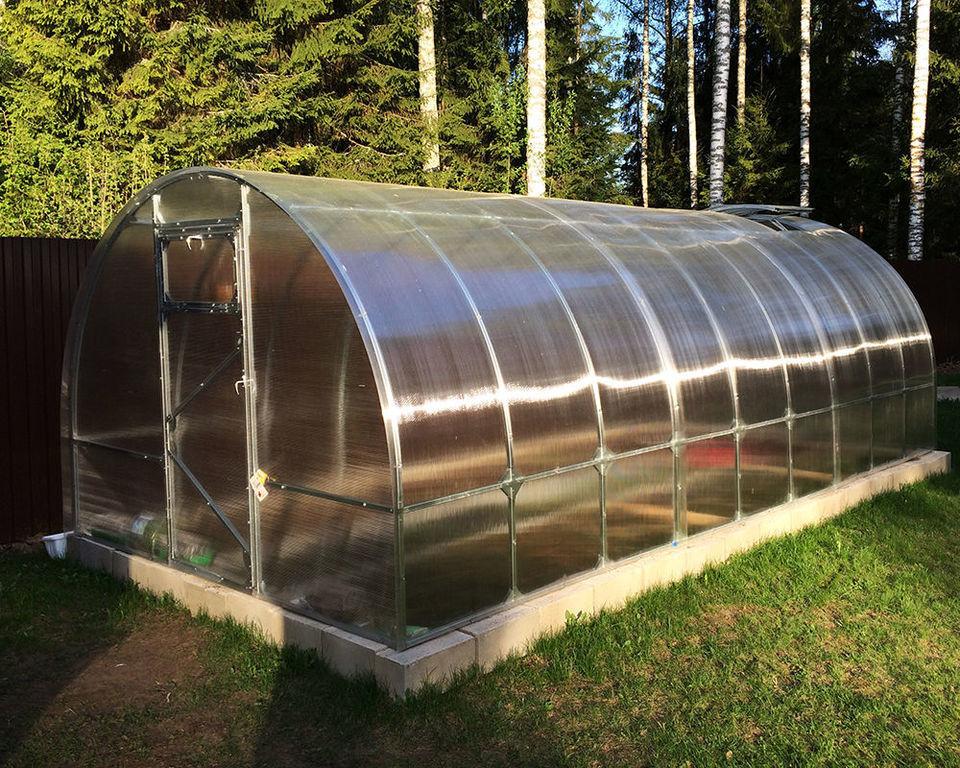 Как сделать зимнюю теплицу своими руками из поликарбоната