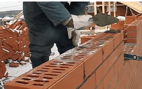 Можно ли и как класть кирпич зимой в мороз