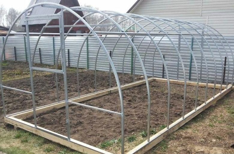 Как сделать зимнюю теплицу своими руками из поликарбоната