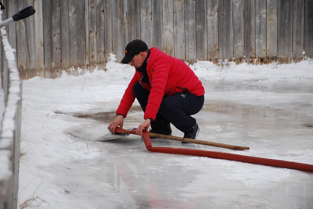 Заливка катка своими руками во дворе: технология, инструкция