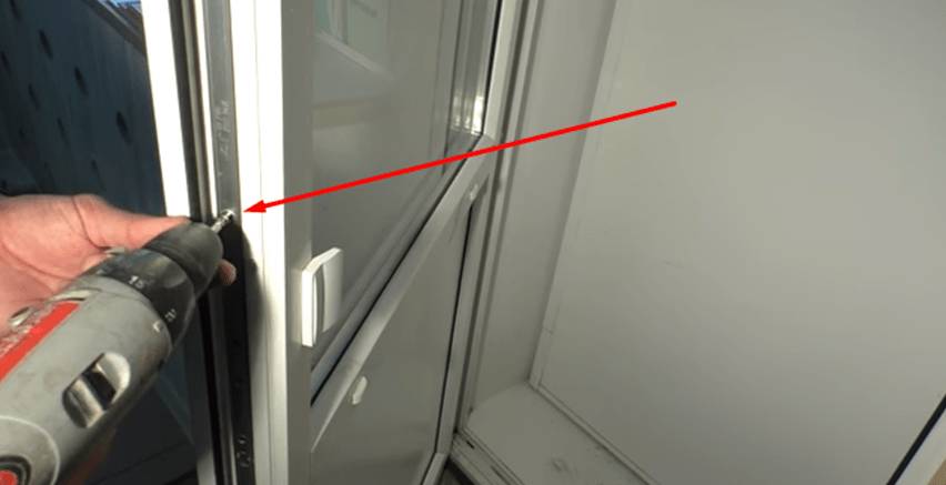 Как установить магнит на балконную пластиковую дверь