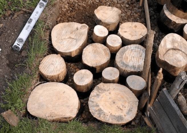 Как сделать садовую дорожку из спилов дерева