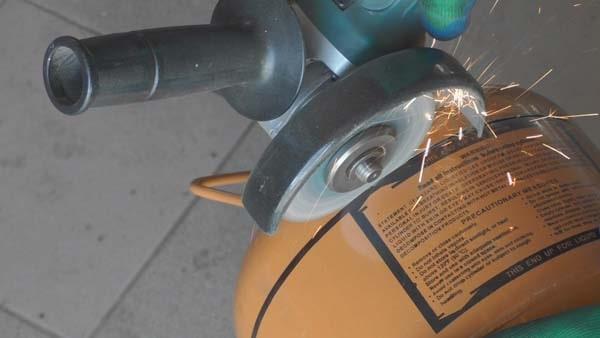 Как сделать коптильню из баллона от фреона своими руками