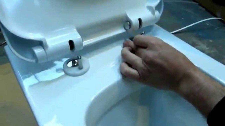 Как снять сиденье с унитаза: поменять, установить, закрепить, с микролифтом