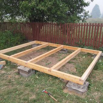 Как построить деревянный душ для дачи своими руками