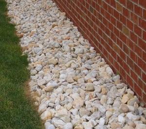 Отмостка из щебня: как правильно сделать, плюсы и минусы, фото