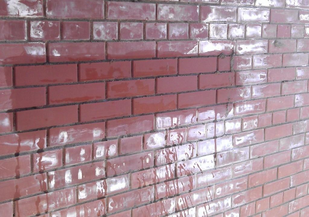 Замена кирпичей в лицевой кладке стены дома