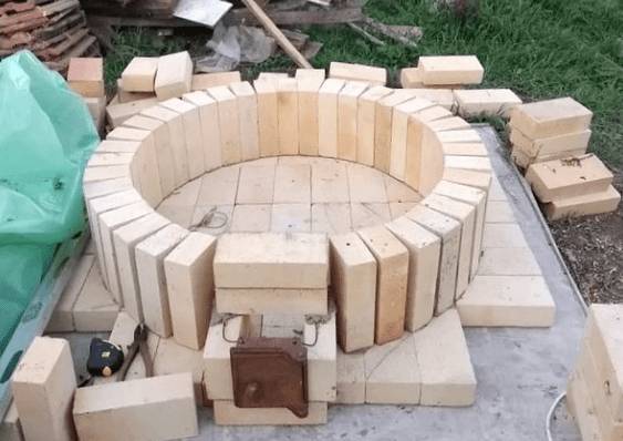 Тандыр из кирпича своими руками на даче: из шамотного, красного, как сделать, видео