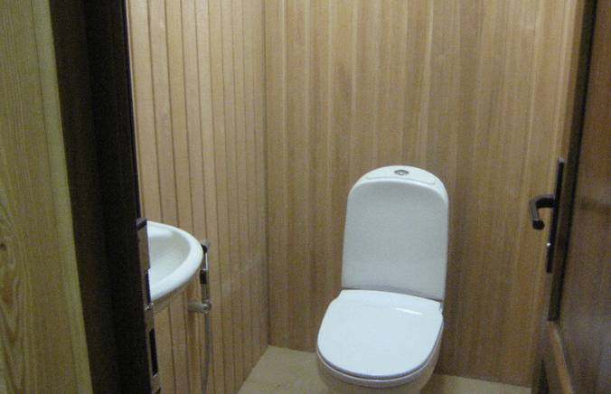 Как обшить туалет пластиковыми панелями своими руками