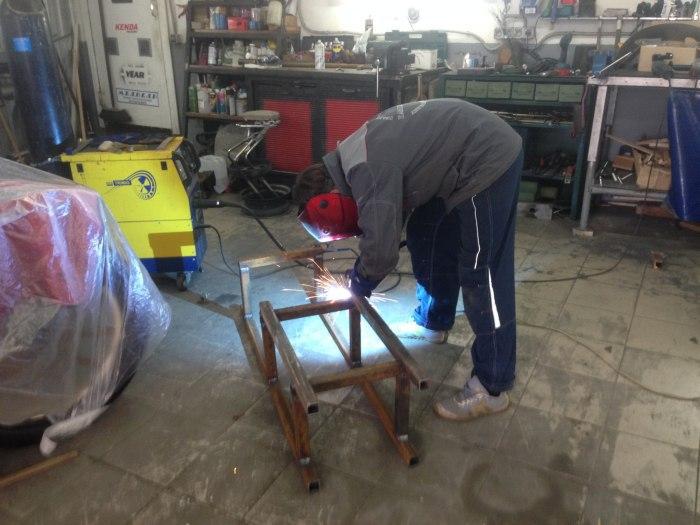 Как сделать мангал в виде паровоза из газового баллона