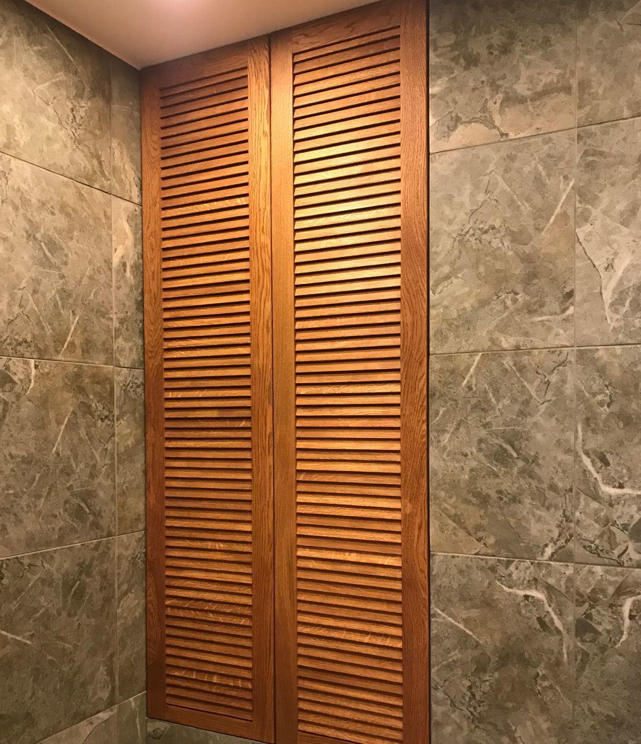 Как покрасить дверь из дерева, МДФ, шпона лаком своими руками