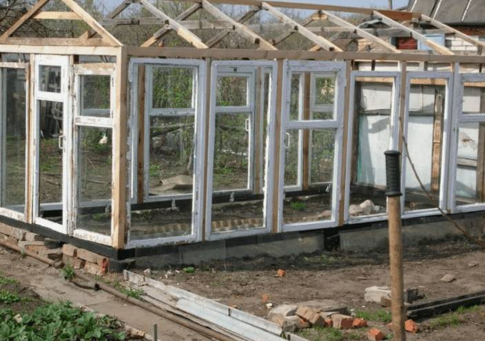 Как сделать зимнюю теплицу своими руками из поликарбоната