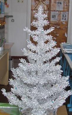 Как сделать елку из фольги своими руками