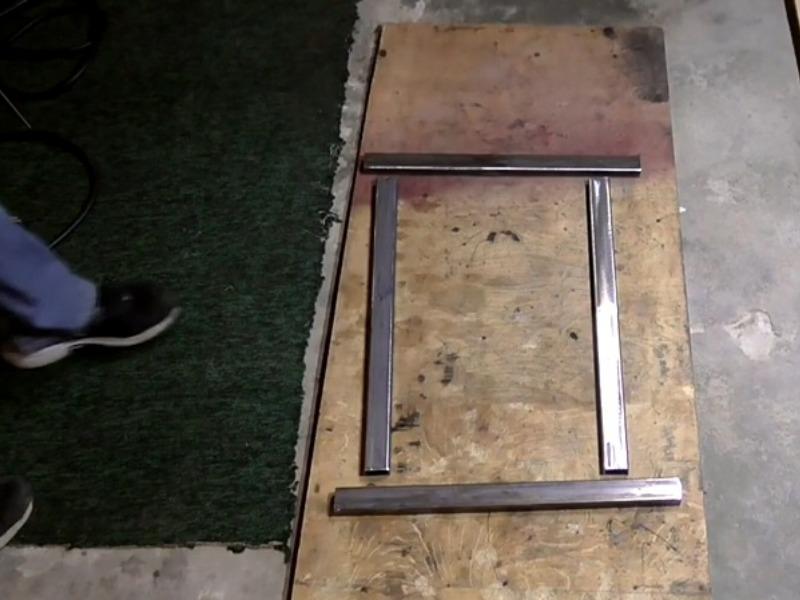 Подставка под цветы из профильной трубы своими руками