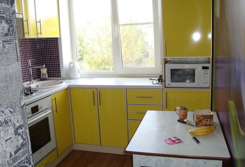 800 Желтая кухня: преимущества и недостатки, оттенки, сочетание цветов, фото