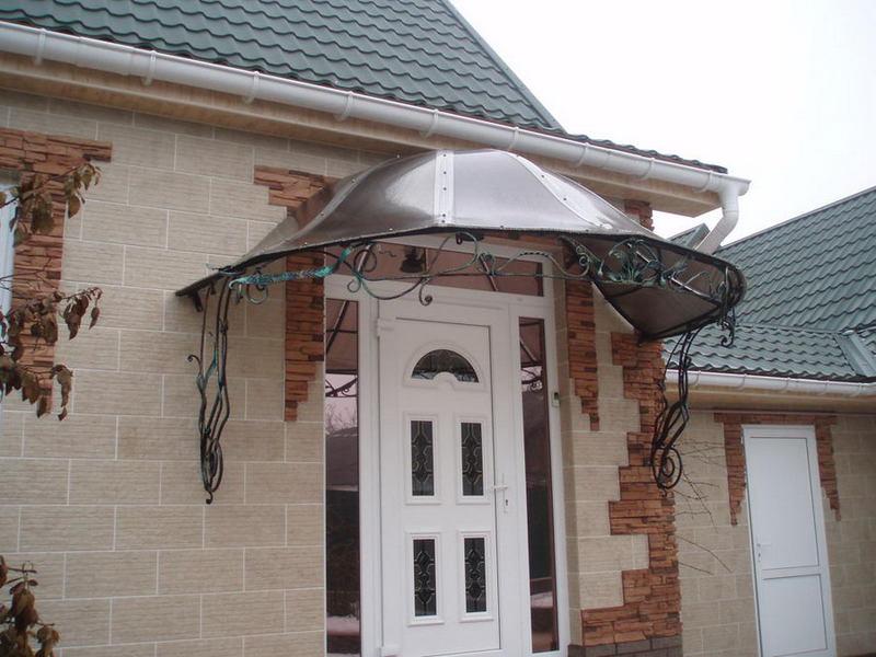 800 Козырьки над входной дверью: фото, разновидности и технология ...