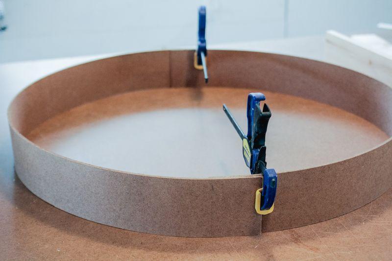 напольные пластиковые этажерки для ванной комнаты