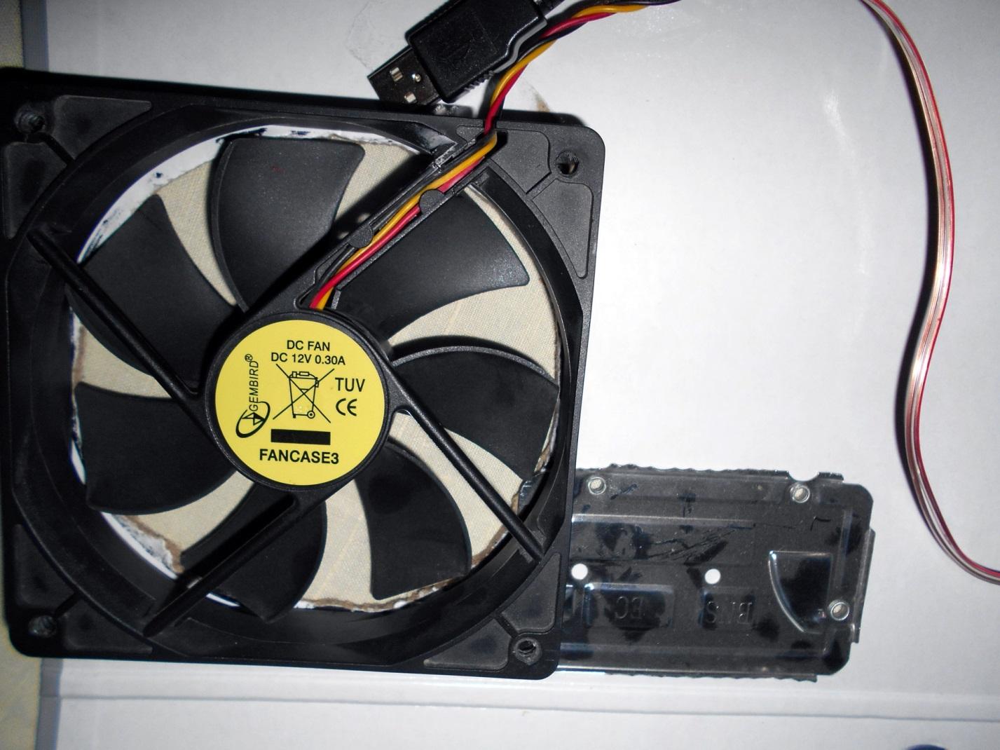 Подставка для ноутбука своими руками: охлаждающая, из дерева, вешалки и труб