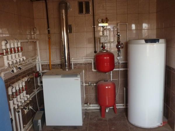 Ветром задувает котел через трубу: что делать, как исправить, видео