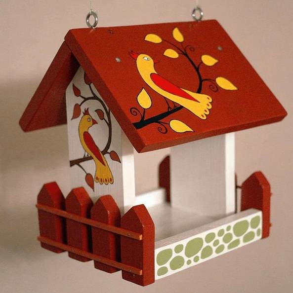 Как раскрасить кормушку для птиц: из дерева, пластика, картона и веток