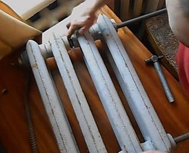 Чугунная батарея отопления: как разобрать по секциям своими руками