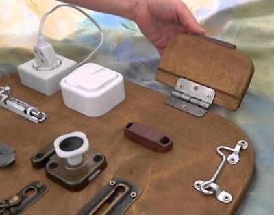 Бизиборд для девочек своими руками: фото и идеи развивающих досок и домиков