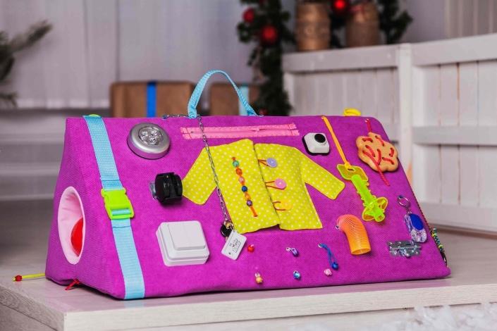 Бизиборд для девочек своими руками: фото и идеи развивающих досок и домиков