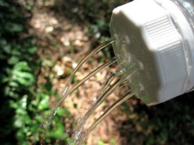 Как сделать умывальник из 5-литровой пластиковой бутылки своими руками