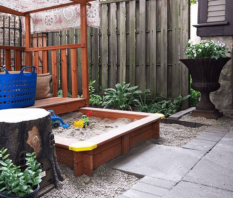 Как сделать детскую песочницу с крышей своими руками