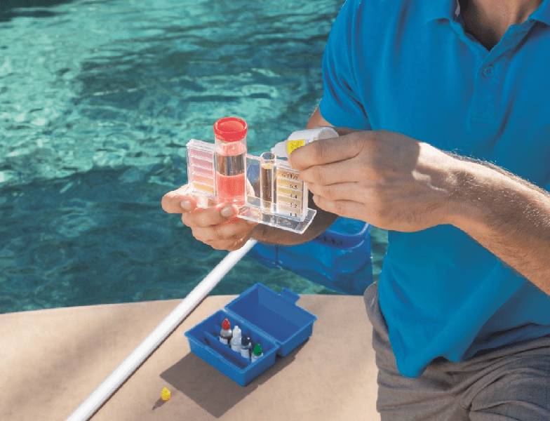 Можно ли лить белизну в бассейн и сколько нужно на куб воды