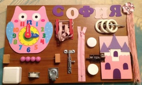 Бизиборд для девочек своими руками: фото и идеи развивающих досок и домиков
