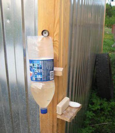 Как сделать умывальник из 5-литровой пластиковой бутылки своими руками