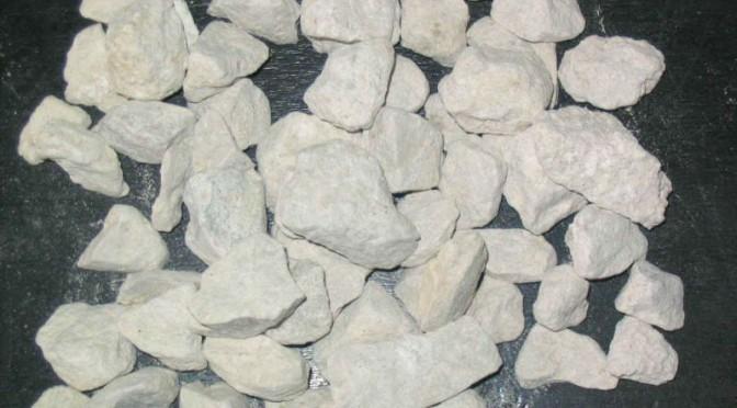 Клумба из камней своими руками: как выложить цветник пошагово, фото