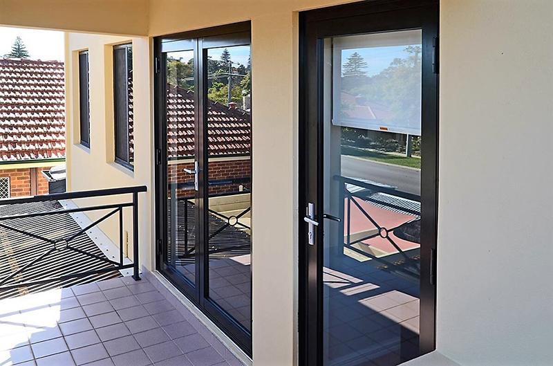 Как утеплить балконную дверь на зиму: пластиковую, деревянную и алюминиевую