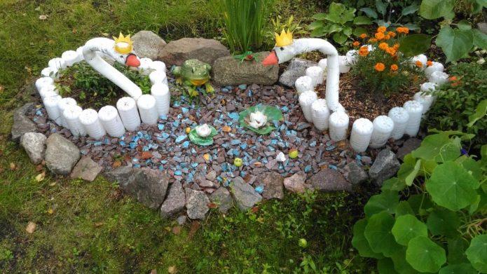 Клумба-лебедь своими руками для дачи: фото, чертежи, как сделать из шин, дерева, цемента