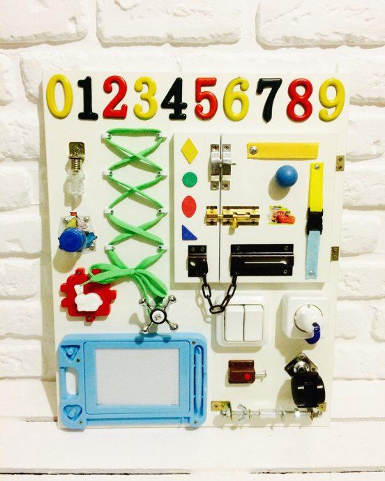 Бизиборд для девочек своими руками: фото и идеи развивающих досок и домиков