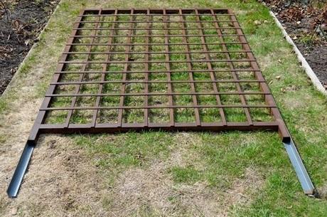 Опоры для плетистых роз своими руками: фото, виды