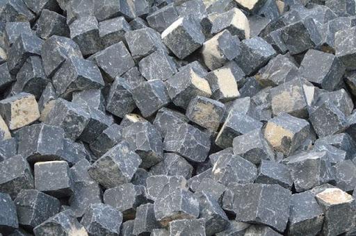 Клумба из камней своими руками: как выложить цветник пошагово, фото