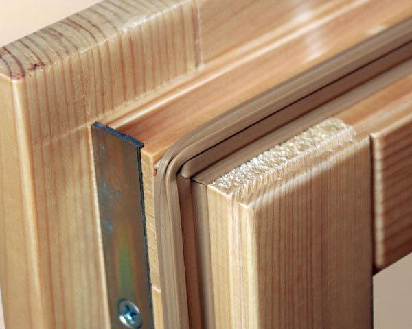 Как утеплить деревянные окна на зиму своими руками