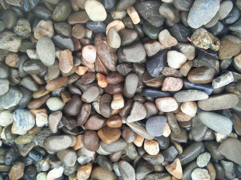 Клумба из камней своими руками: как выложить цветник пошагово, фото