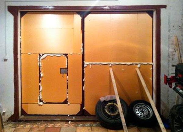 Как утеплить ворота гаража изнутри и снаружи своими руками