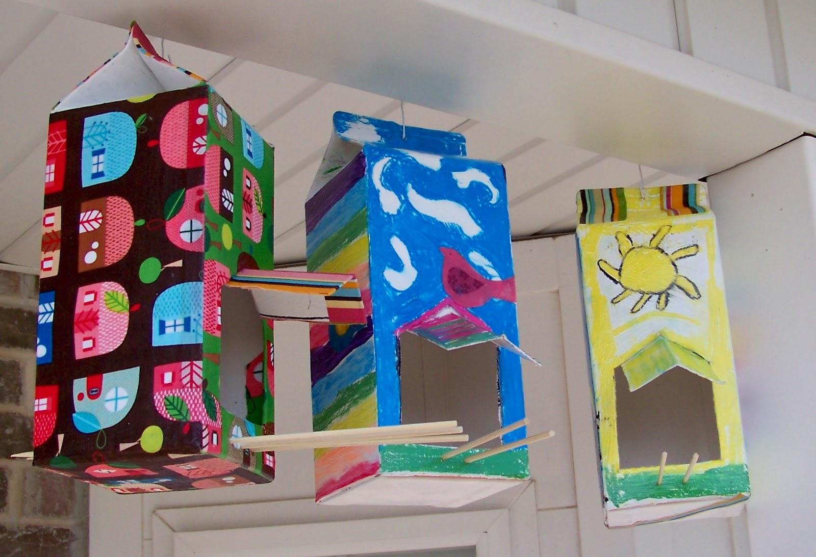 Как сделать кормушку для птиц из картона своими руками