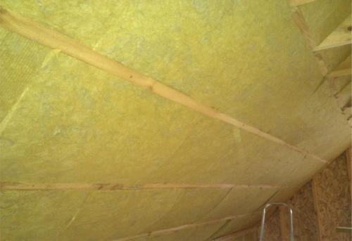 Как утеплить мансардную крышу своими руками, технология, видео