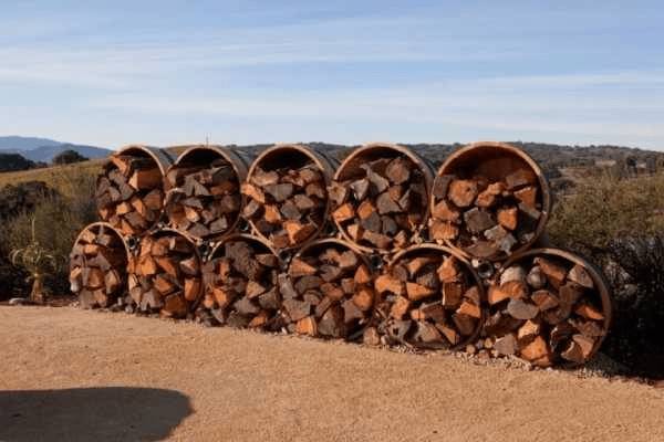 Как сделать дровник для хранения дров: как построить самому, видео