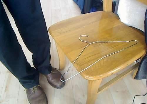 Подставка для ноутбука своими руками: охлаждающая, из дерева, вешалки и труб